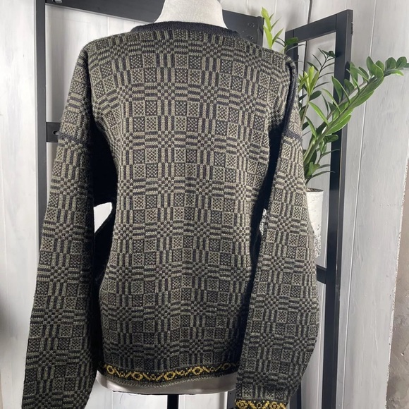 Oleana Made In Norway 100% Soft Wool Geometric Cardigan, Size Medium, NNT - Picture 2 of 9